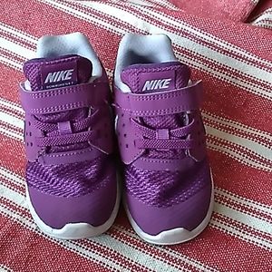 Slightly used toddler Nike sneakers
